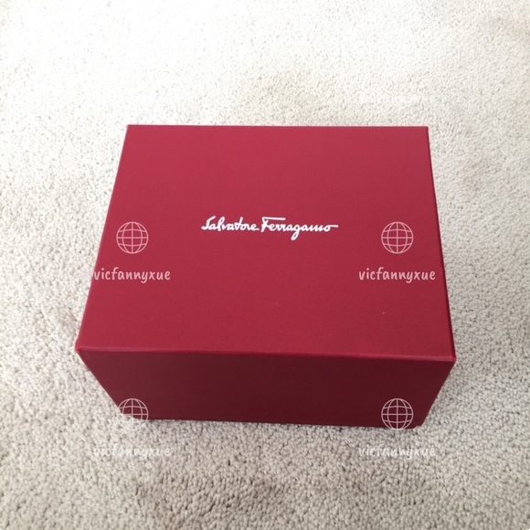 New Authentic Salvatore Ferragamo sparkling watch - Picture 6 of 9